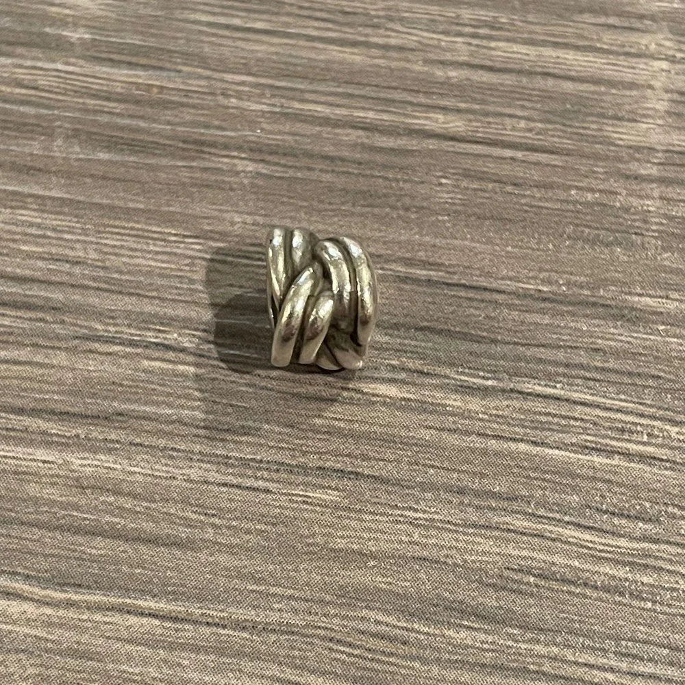 Authentic Pandora “Forget Me Knot” Charm - Picture 1 of 2